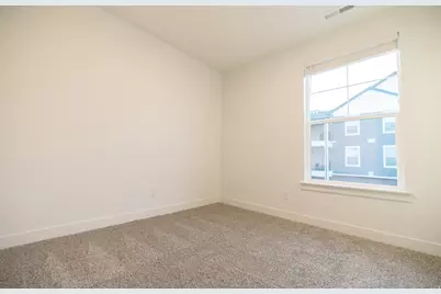 842 N Coulsen Dr #L204, Saratoga Springs, UT 84045 - Photo 9