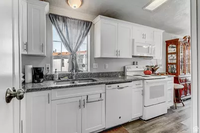 150 W 7500 S #55, Midvale, UT 84047 - Photo 5