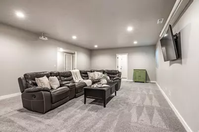 1042 W Shoreline Dr, Layton, UT 84041 - Photo 29