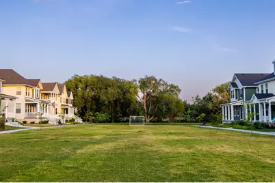 1042 W Shoreline Dr, Layton, UT 84041 - Photo 3