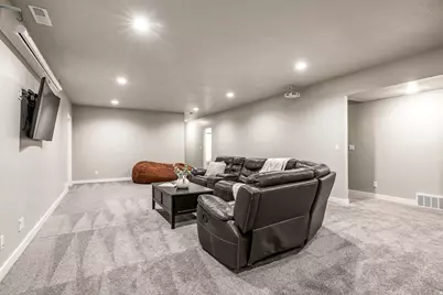 1042 W Shoreline Dr, Layton, UT 84041 - Photo 31