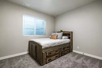 1042 W Shoreline Dr, Layton, UT 84041 - Photo 33