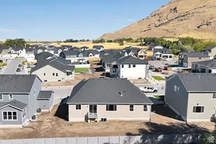 2068 E Dolan Dr, Lake Point, UT 84074 - Photo 33