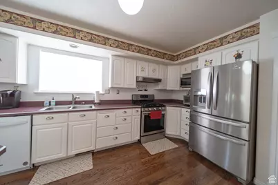 190 E 600 N, Ferron, UT 84523 - Photo 11