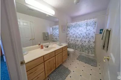 190 E 600 N, Ferron, UT 84523 - Photo 43
