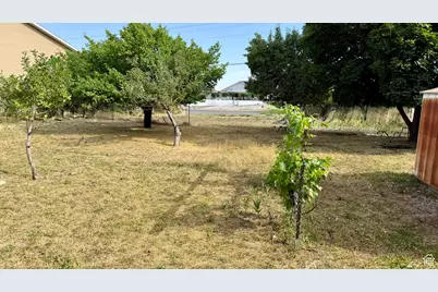690 E 500 S, Fillmore, UT 84631 - Photo 33