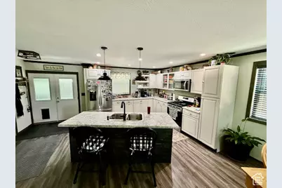 536 N Sundance Cir, Vernal, UT 84078 - Photo 3