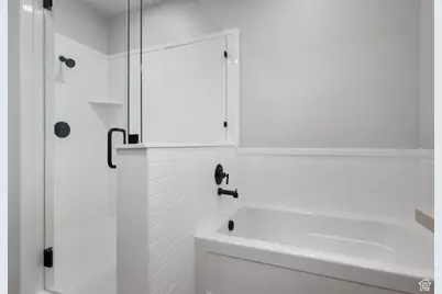 6317 W Cape Ridge Ln, West Valley, UT 84128 - Photo 13