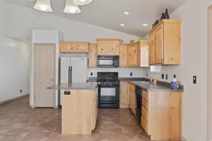 225 W 200 N, Fillmore, UT 84631 - Photo 7