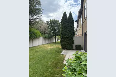 6779 S Sienna Park Ln E, Midvale, UT 84047 - Photo 9