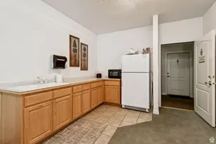 838 E South Temple S, Salt Lake City, UT 84102 - Photo 31