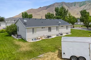 1884 E Shepard Ln, Lake Point, UT 84074 - Photo 35