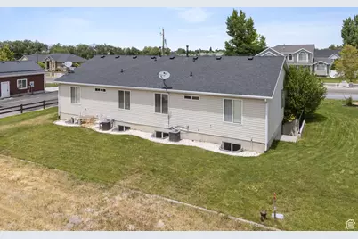 1884 E Shepard Ln, Lake Point, UT 84074 - Photo 33