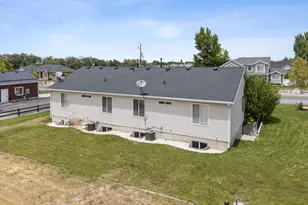 1884 E Shepard Ln, Lake Point, UT 84074 - Photo 33