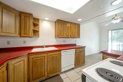 527 Applewood Dr, Bountiful, UT 84010 - Photo 5