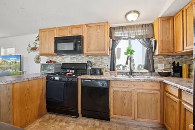 417 N 1200 W #84, Clearfield, UT 84015 - Photo 9