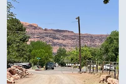 221 E 200 N, Moab, UT 84532 - Photo 39
