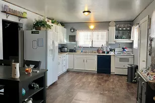 221 E 200 N, Moab, UT 84532 - Photo 13