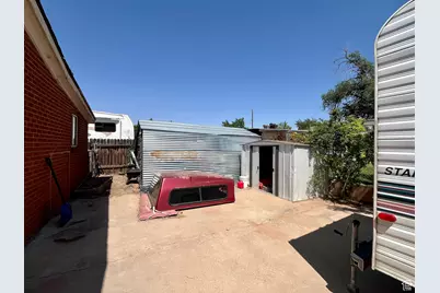 221 E 200 N, Moab, UT 84532 - Photo 21