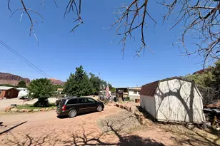 221 E 200 N, Moab, UT 84532 - Photo 5