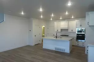 22 S Starlight Ln, Mapleton, UT 84664 - Photo 3