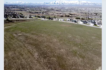 1012 E Center St #101, Hyde Park, UT 84318 - Photo 5