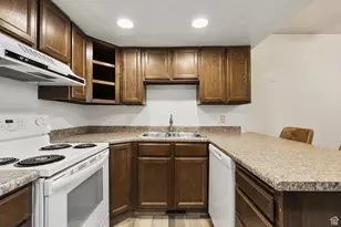 5545 S 2100 W, Roy, UT 84067 - Photo 7