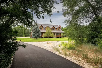 8817 E Mountain Valley Dr S, Huntsville, UT 84317 - Photo 3