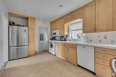 2649 S 1800 E, Salt Lake City, UT 84106 - Photo 9