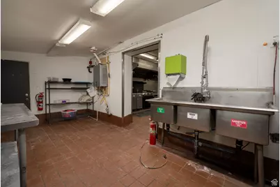 3340 N Vernal Ave, Vernal, UT 84078 - Photo 43