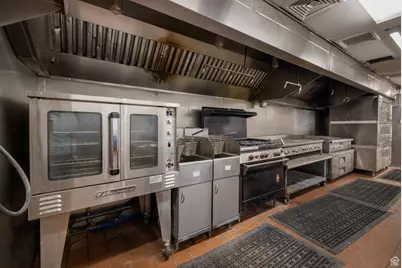 3340 N Vernal Ave, Vernal, UT 84078 - Photo 41