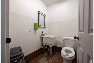 3340 N Vernal Ave, Vernal, UT 84078 - Photo 35