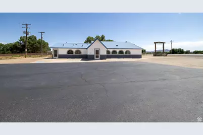 3340 N Vernal Ave, Vernal, UT 84078 - Photo 7