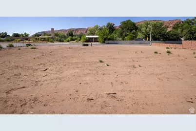656 W 400 N, Moab, UT 84532 - Photo 13