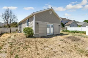 4049 E Dillons Dr N, Eagle Mountain, UT 84005 - Photo 23