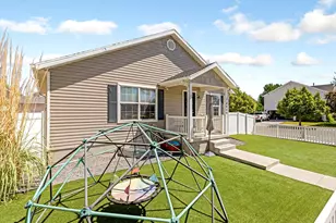 4049 E Dillons Dr N, Eagle Mountain, UT 84005 - Photo 3