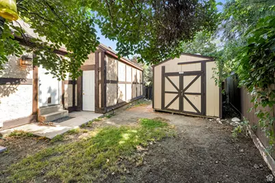 8916 S Cobble Crest Ln E, Sandy, UT 84093 - Photo 33