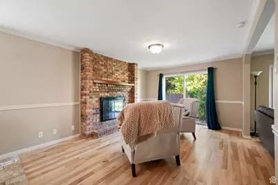 8916 S Cobble Crest Ln E, Sandy, UT 84093 - Photo 7