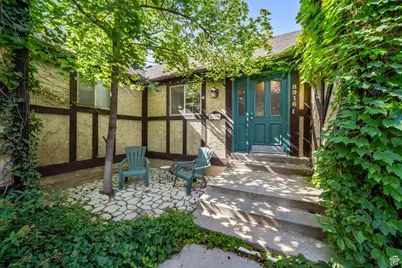 8916 S Cobble Crest Ln E, Sandy, UT 84093 - Photo 3