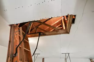 8916 S Cobble Crest Ln E, Sandy, UT 84093 - Photo 27