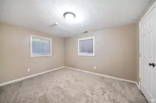 8916 S Cobble Crest Ln E, Sandy, UT 84093 - Photo 21