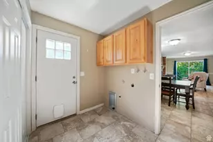 8916 S Cobble Crest Ln E, Sandy, UT 84093 - Photo 13