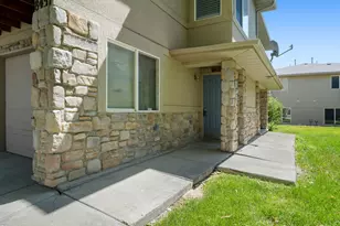 8457 S Ivy Springs Ln W, West Jordan, UT 84081 - Photo 3
