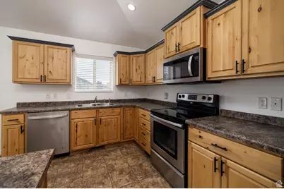 392 E 2900 S, Vernal, UT 84078 - Photo 13