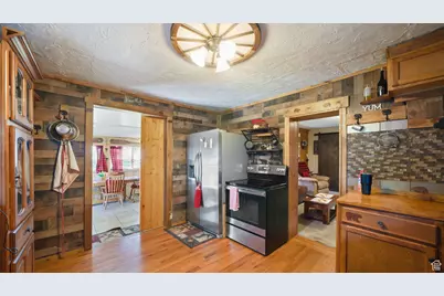 180 N State St, Sigurd, UT 84657 - Photo 23