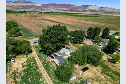 180 N State St, Sigurd, UT 84657 - Photo 15