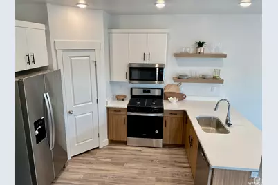 504 W 400 S, Providence, UT 84332 - Photo 3