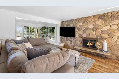 4855 S Bron Breck St, Holladay, UT 84117 - Photo 7