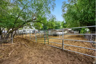 8383 S 2200 W, West Jordan, UT 84088 - Photo 13