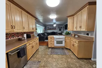 876 W 1200 S, Vernal, UT 84078 - Photo 13